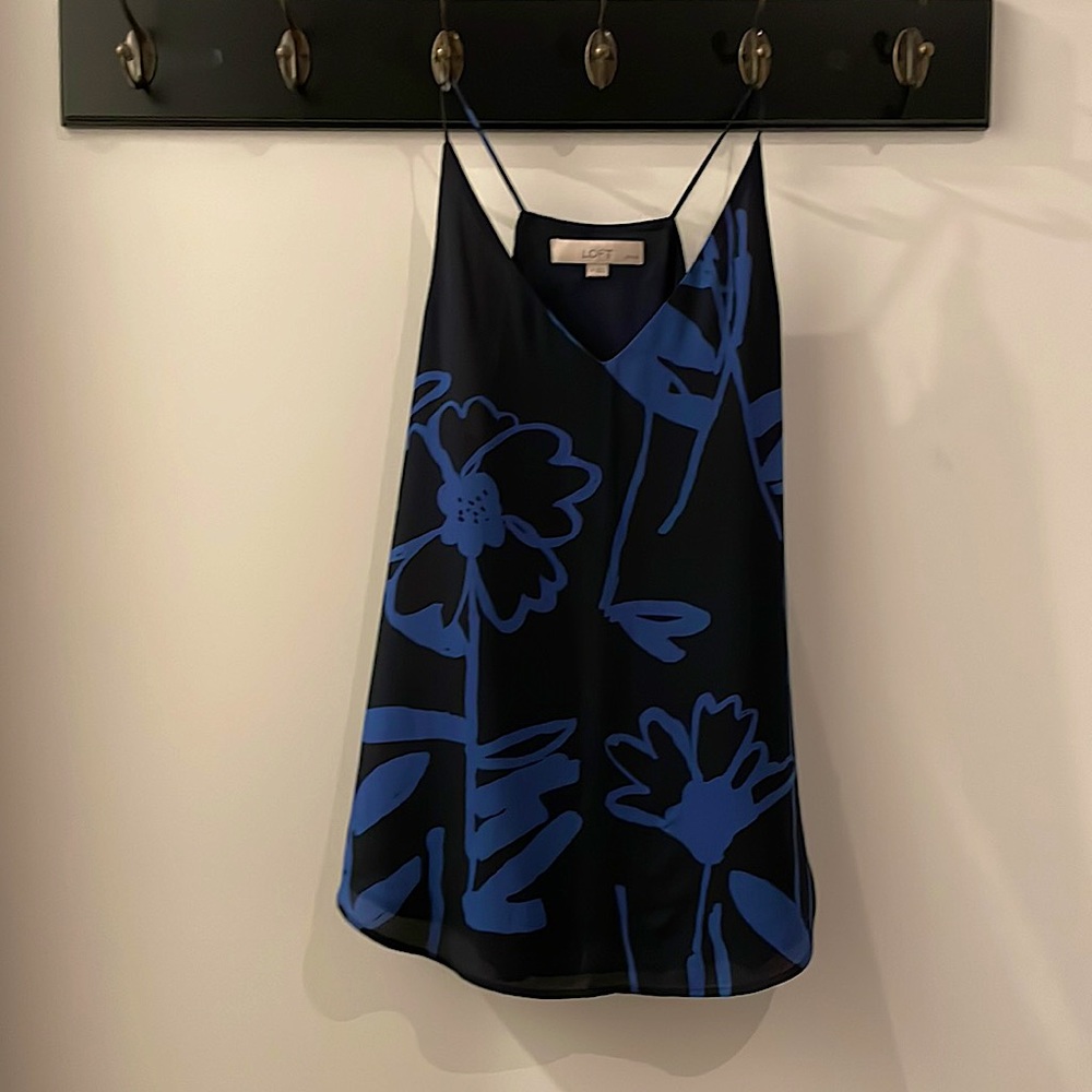 Floral sleeveless Loft blouse, small petite